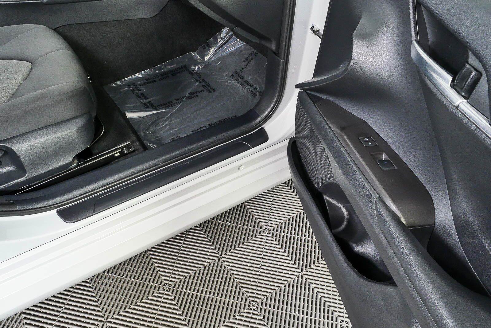 Used 2024 Toyota Camry LE FWD image 22