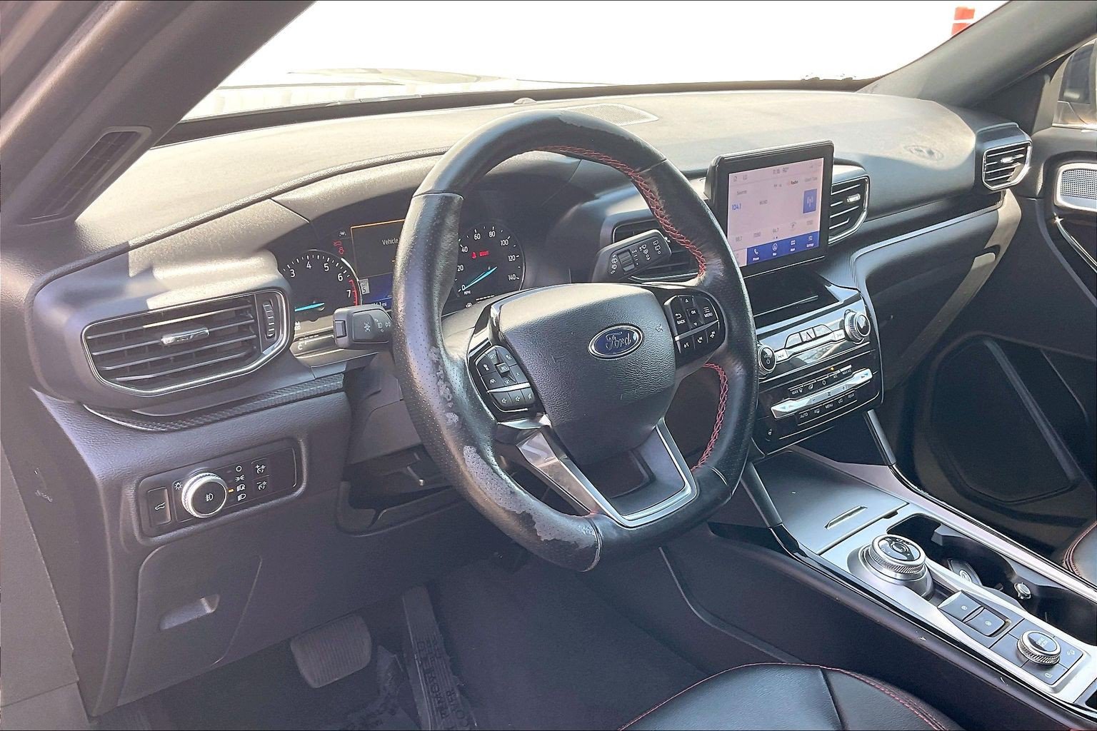 Used 2023 Ford Explorer ST-Line AWD/4WD image 18