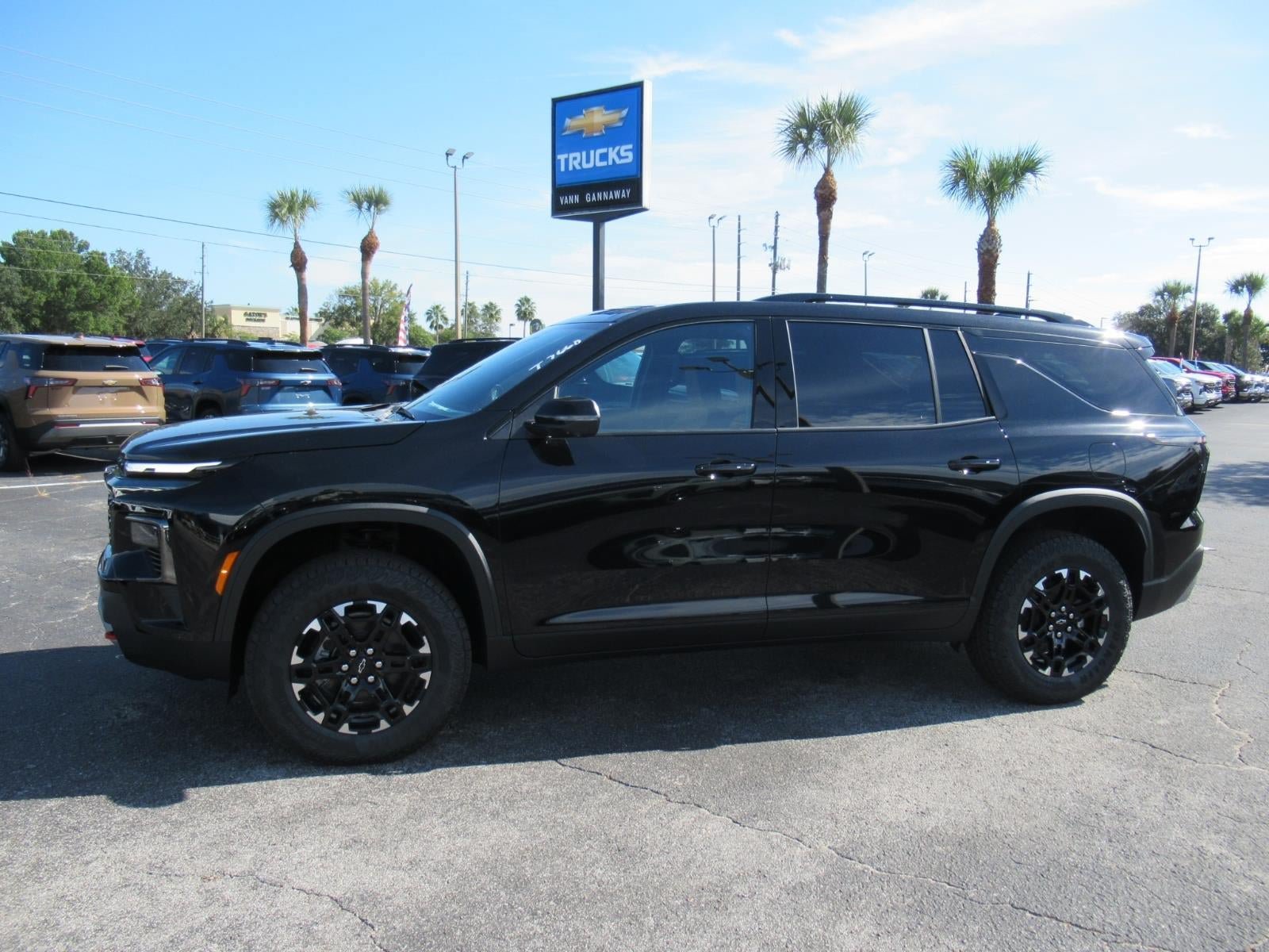 New 2027 Chevrolet Traverse Z71 w/ Driver Confidence Package AWD/4WD image 2