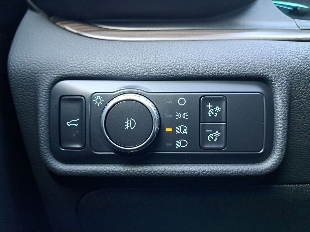 Used 2020 Ford Explorer Limited w/ Class III Trailer Tow Package image 24