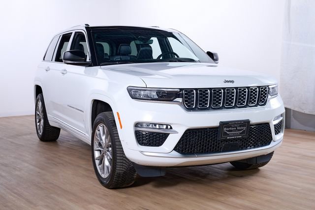 Used 2022 Jeep Grand Cherokee Summit w/ Luxury Tech Group V image 3