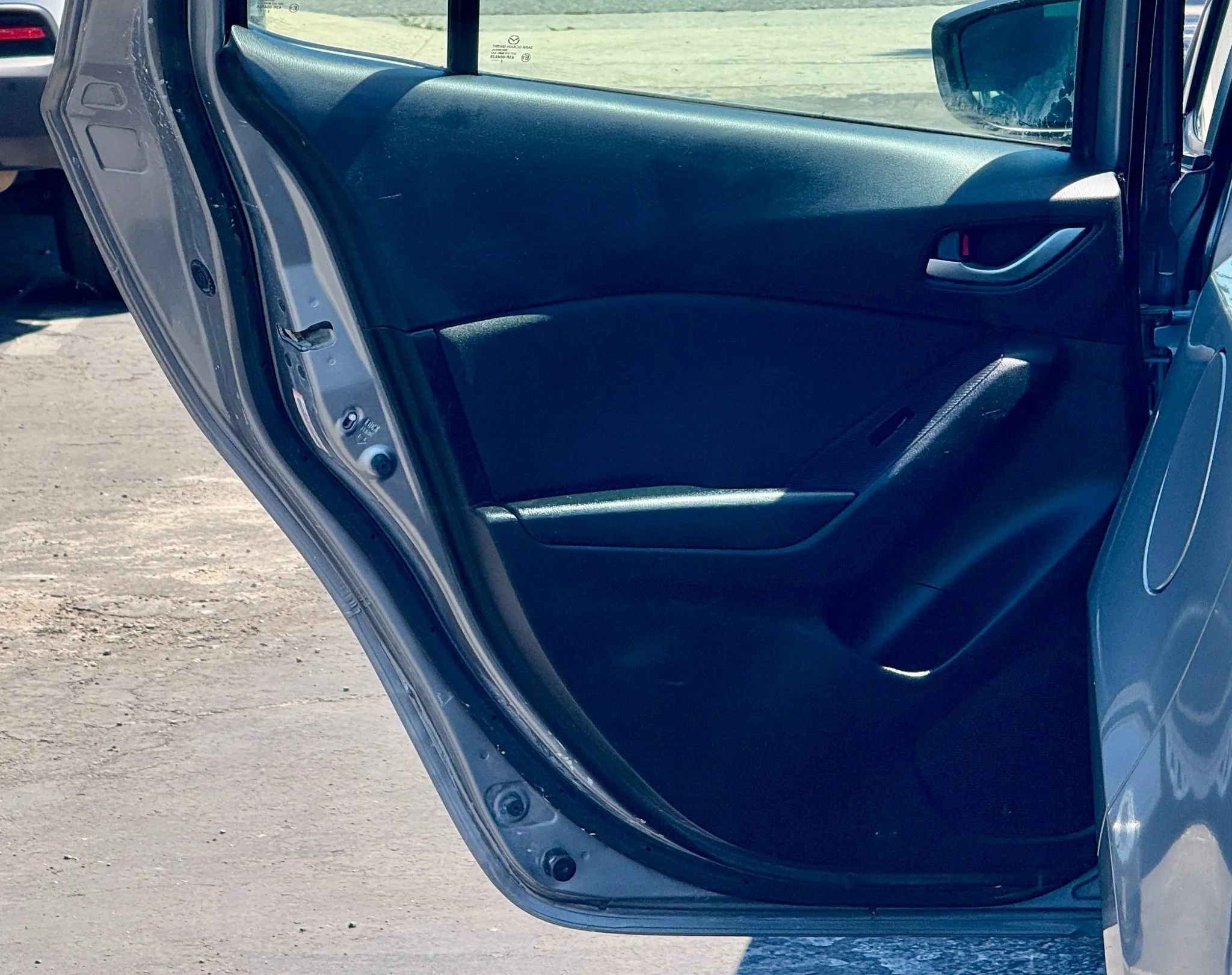 Used 2015 MAZDA MAZDA3 i Touring image 8