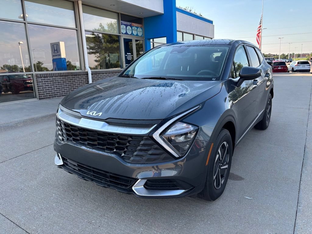 Used 2023 Kia Sportage LX AWD/4WD image 1