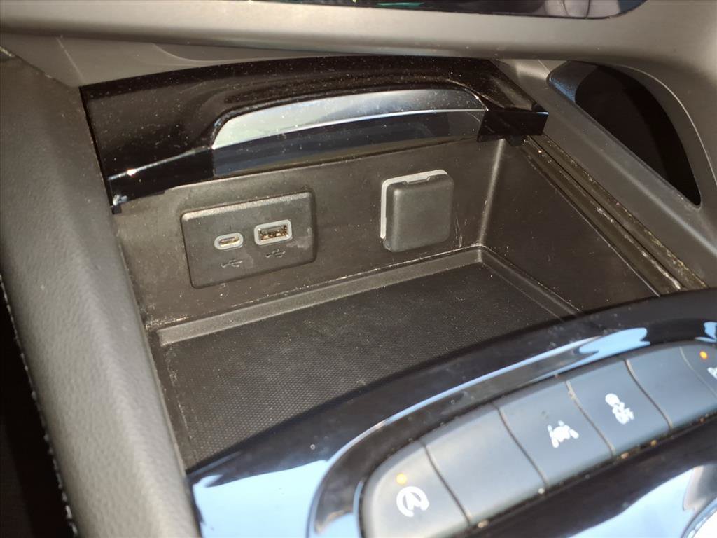 Certified 2023 Buick Envision Essence FWD image 32