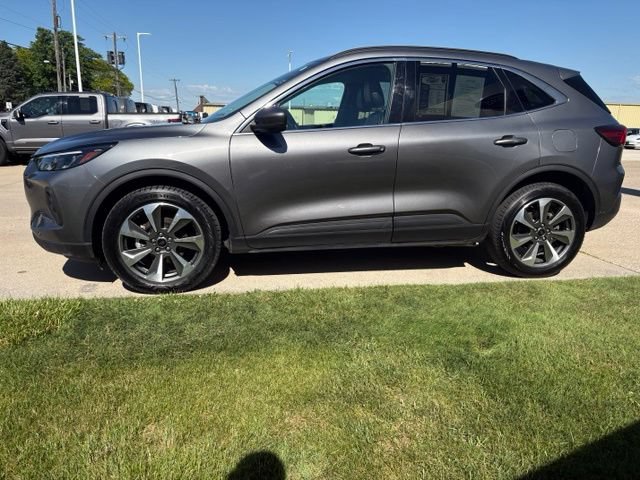 Used 2024 Ford Escape Platinum AWD/4WD image 11