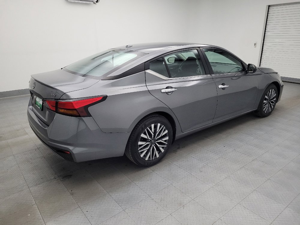 Used 2024 Nissan Altima 2.5 SV image 10