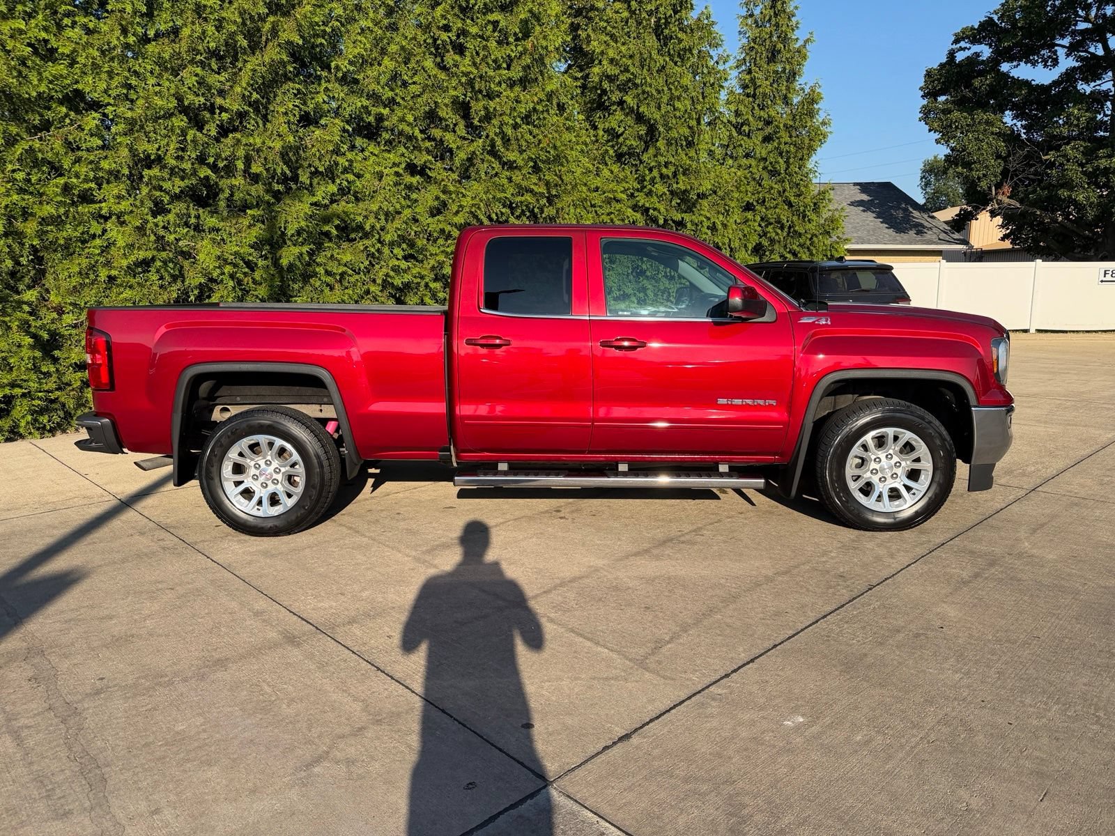 Used 2018 GMC Sierra 1500 SLE w/ SLE Value Package AWD/4WD image 32
