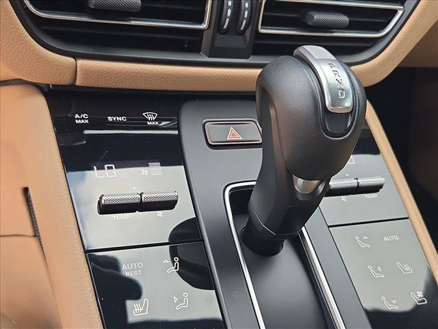Used 2025 Porsche Macan Turbo AWD/4WD image 11