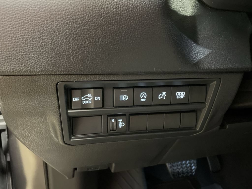 Used 2025 Toyota Tundra SR5 w/ SR5 Premium Package AWD/4WD image 32