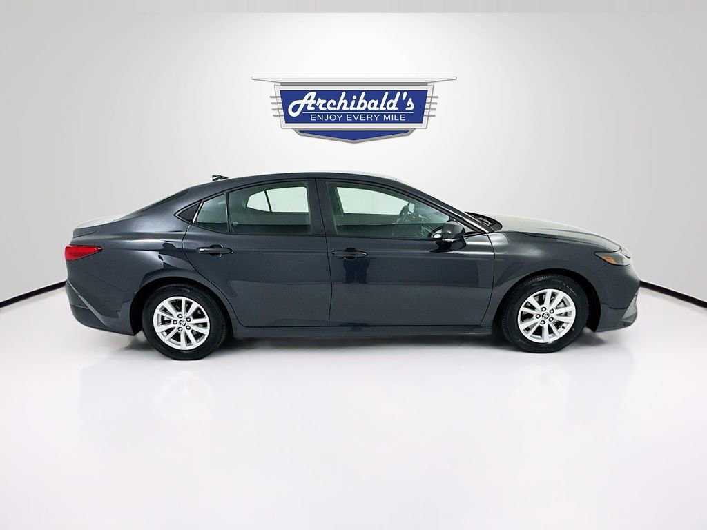 Used 2025 Toyota Camry LE image 9