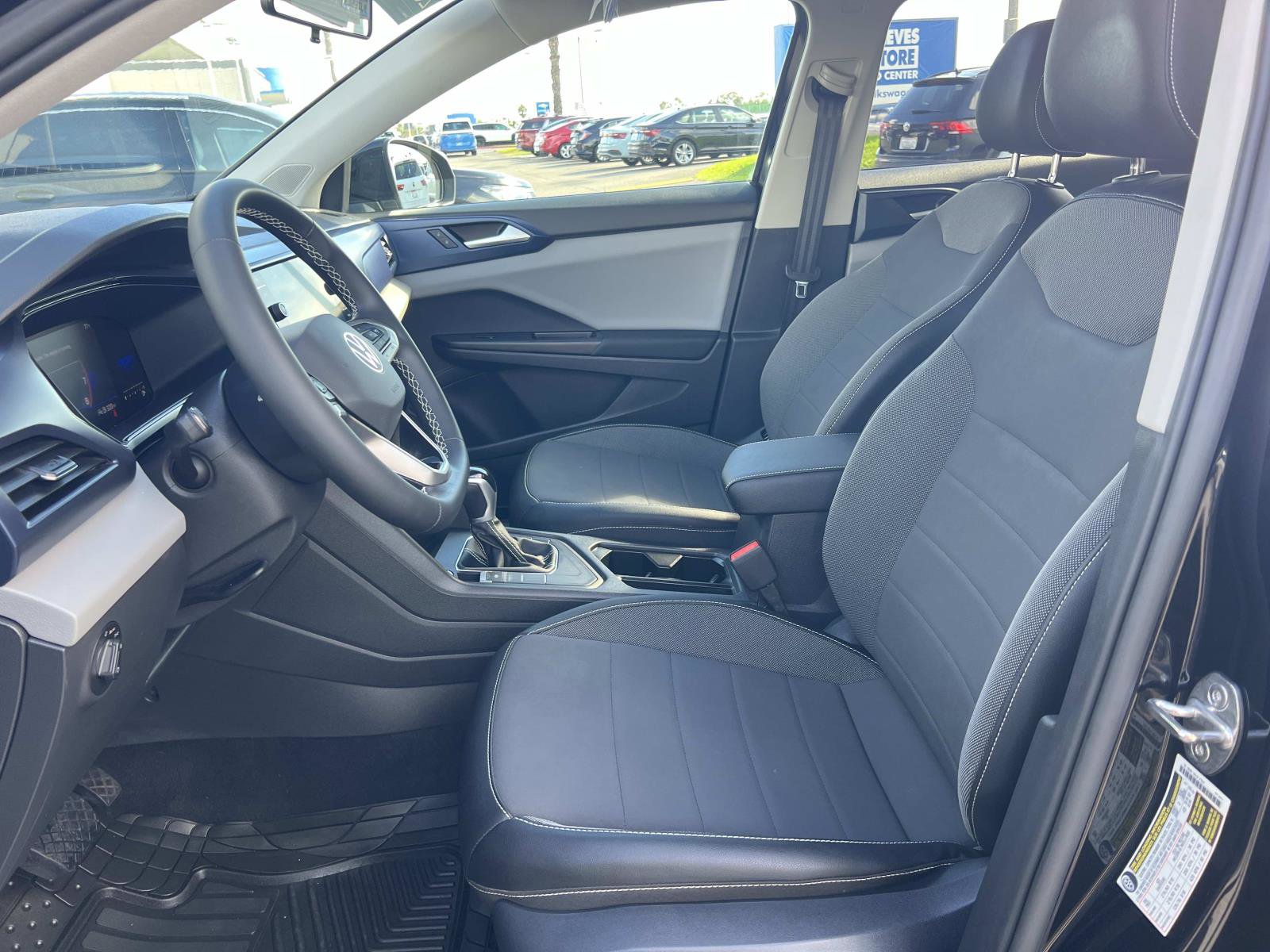 Certified 2022 Volkswagen Taos SE image 18