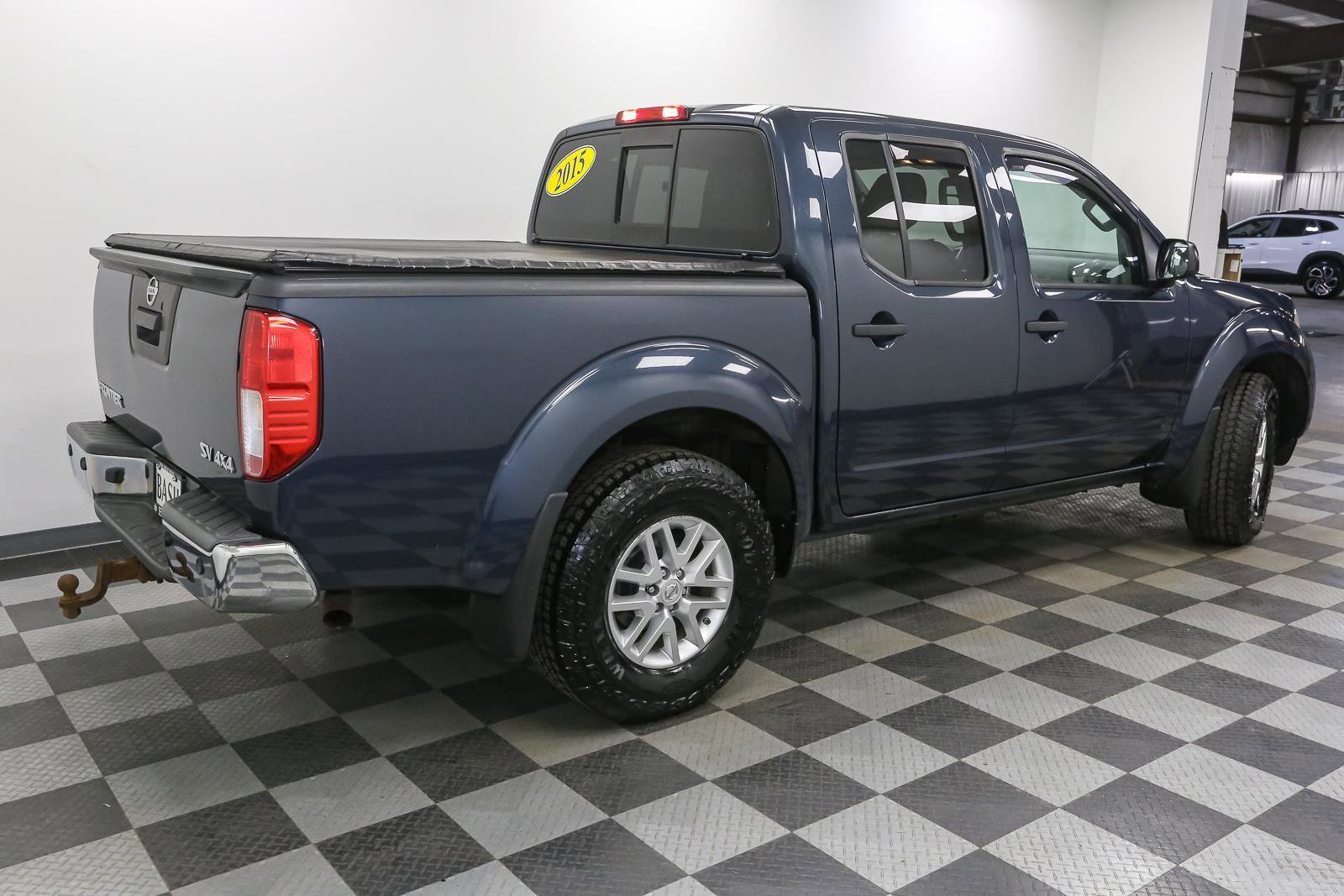 Used 2015 Nissan Frontier SV w/ SV Value Truck Package AWD/4WD image 8