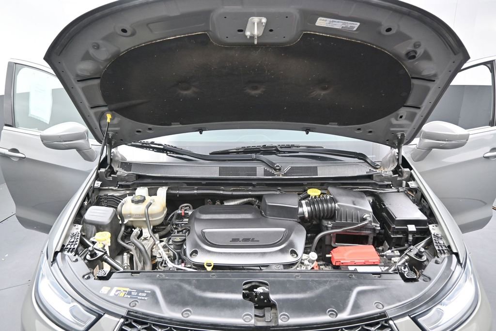 Used 2022 Chrysler Pacifica Touring-L FWD image 38