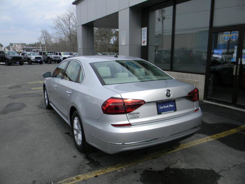 Used 2017 Volkswagen Passat 1.8T S image 8