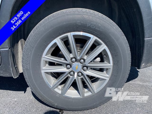 Used 2023 Chevrolet Traverse LT FWD image 16