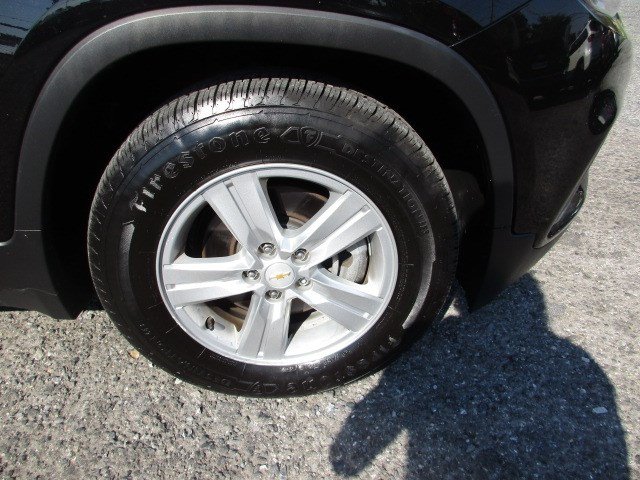 Used 2020 Chevrolet Trax LS FWD image 12