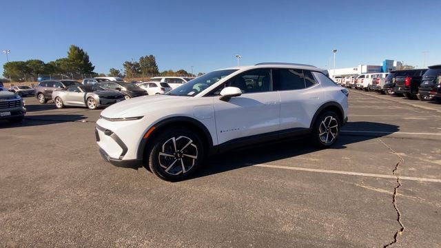 New 2026 Chevrolet Equinox EV LT image 4