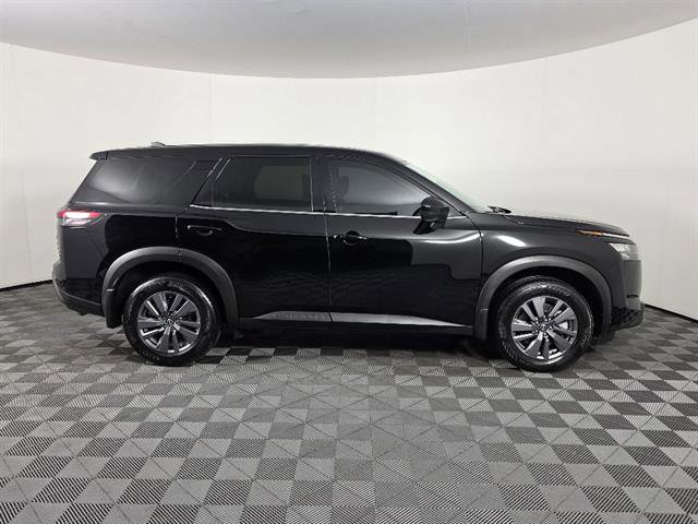 Used 2025 Nissan Pathfinder S w/ Cargo Package image 2