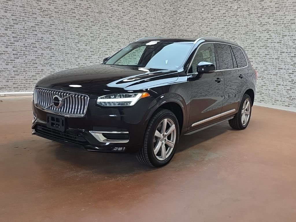 Used 2024 Volvo XC90 B5 Core AWD/4WD image 3