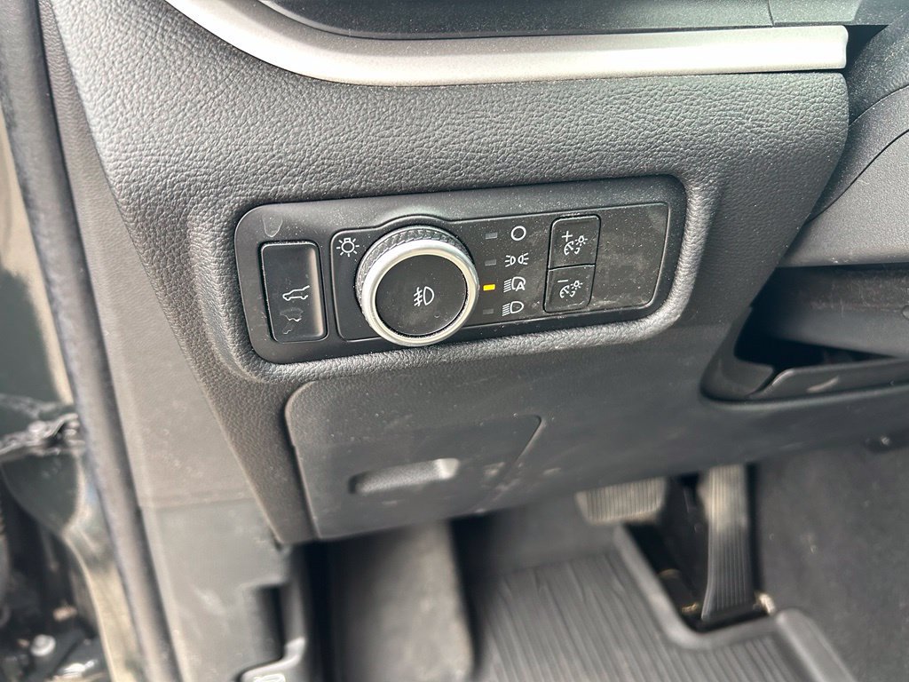 Used 2024 Ford Explorer XLT w/ Equipment Group 202A AWD/4WD image 20