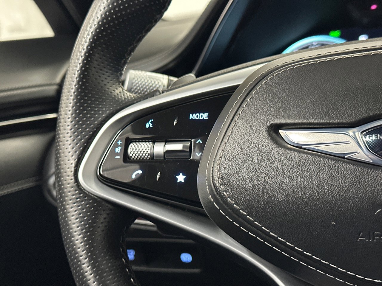 Used 2022 Genesis GV70 3.5T Sport w/ Sport Prestige Package image 25