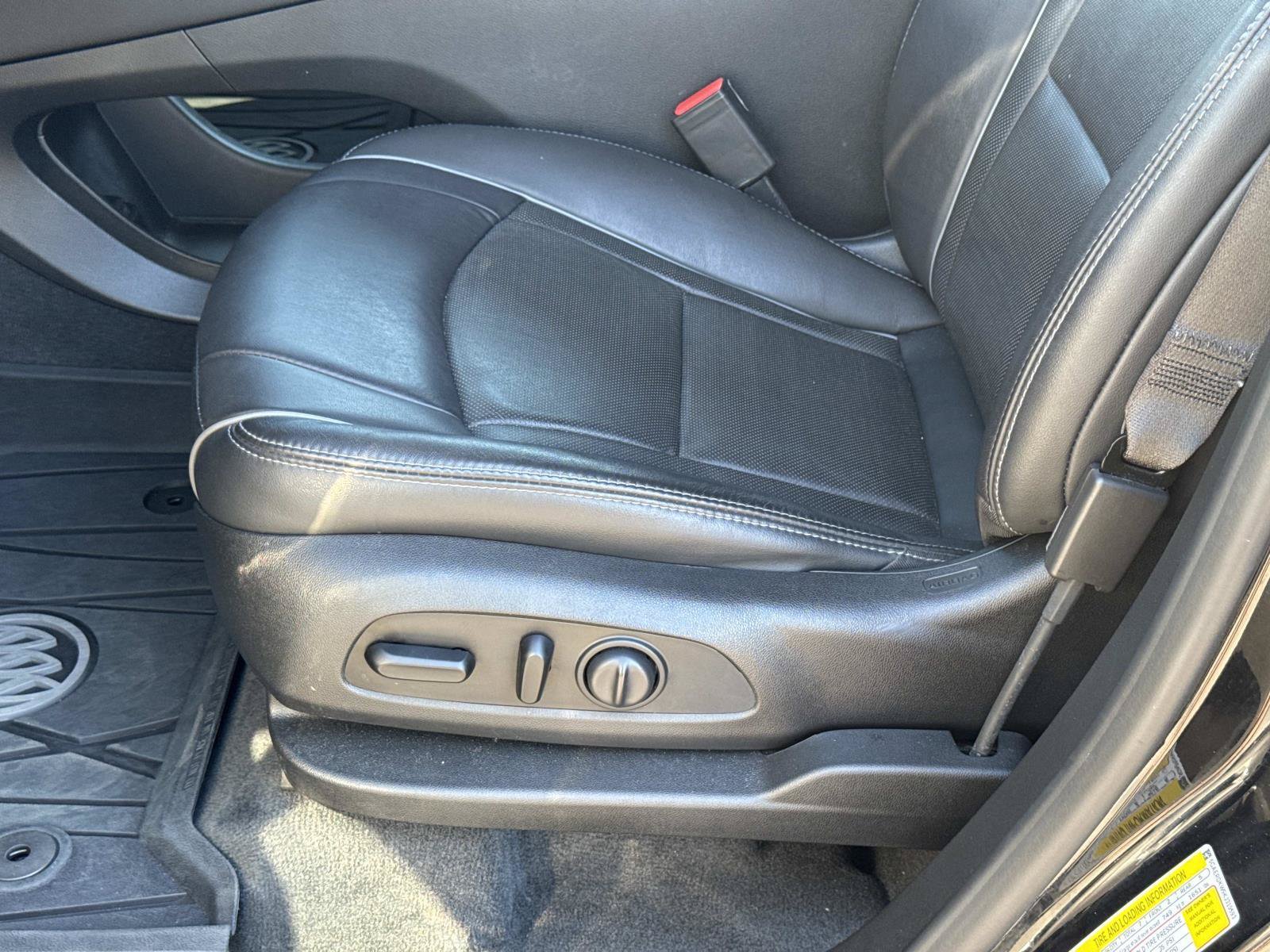 Used 2019 Buick Enclave Avenir w/ Avenir Technology Package FWD image 22