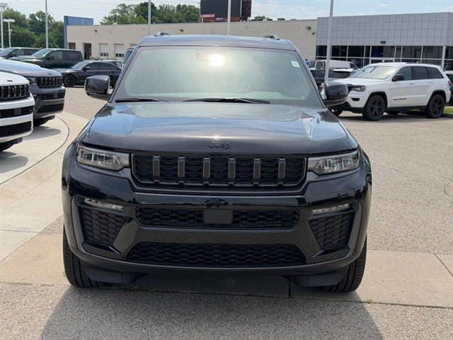 New 2026 Jeep Grand Cherokee L Limited AWD/4WD image 2
