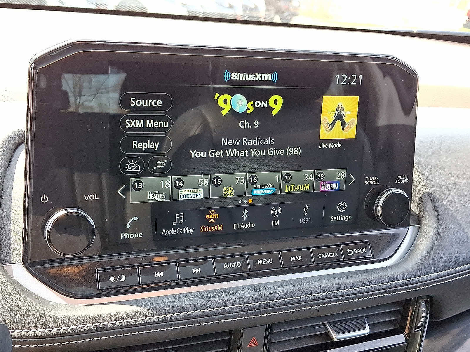 Used 2022 Nissan Rogue SL w/ SL Premium Package image 18