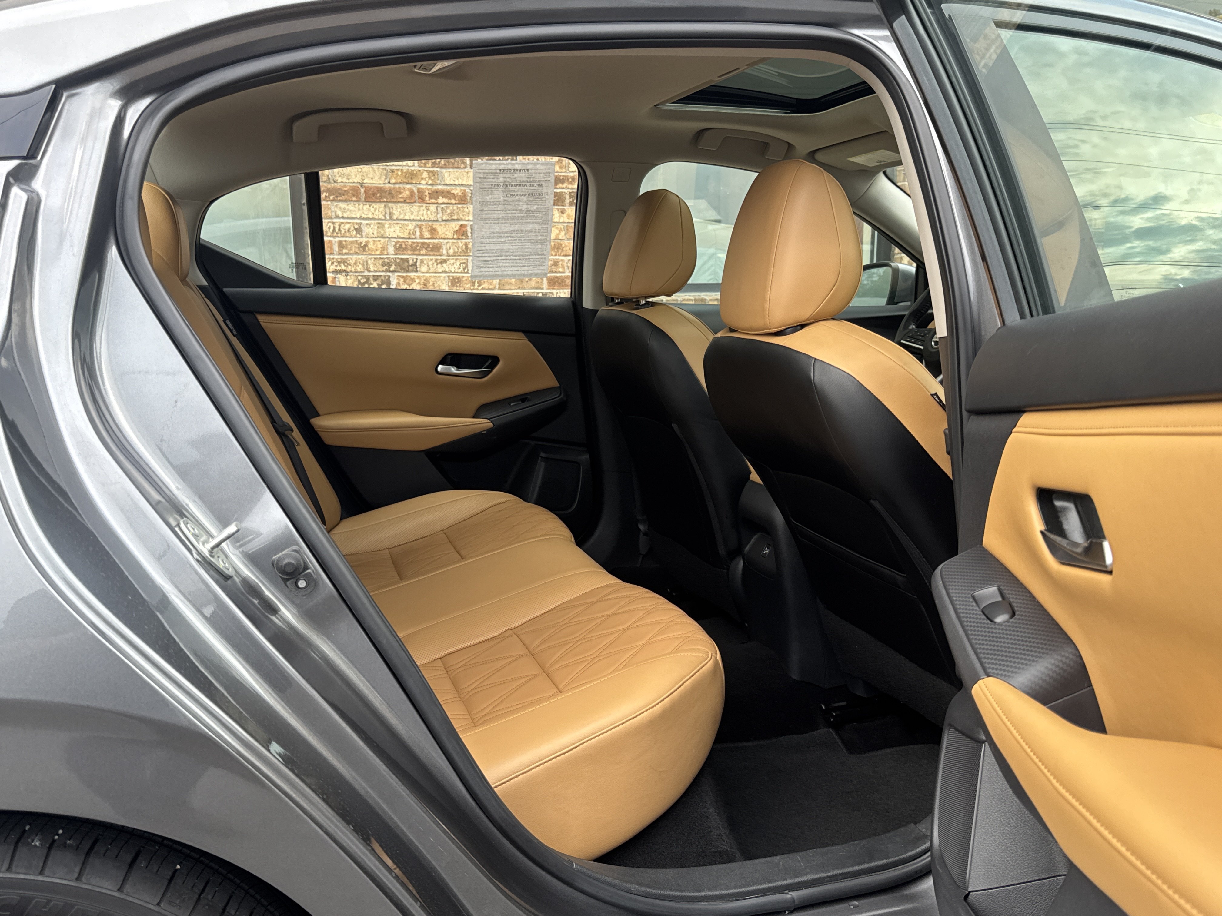 Used 2023 Nissan Sentra SV w/ SV Premium Package FWD image 12