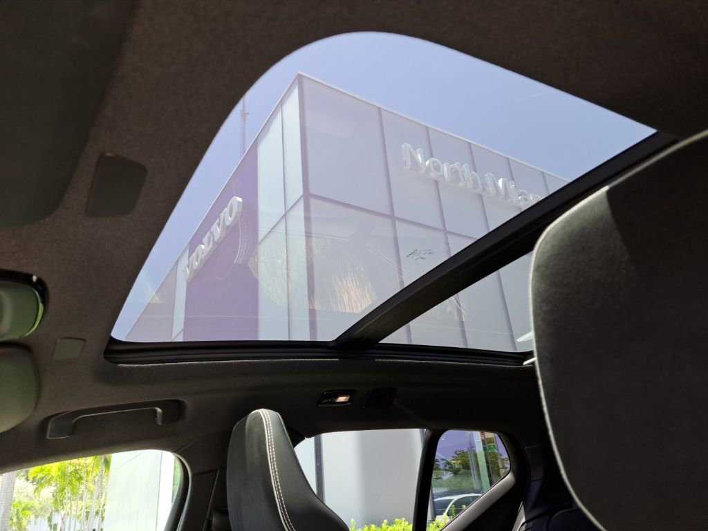 Used 2023 Volvo XC40 B5 Plus w/ Climate Package image 6