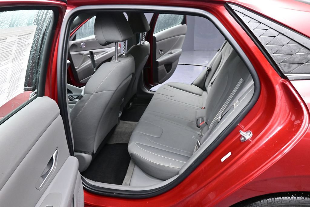 Used 2024 Hyundai Elantra SEL FWD image 25