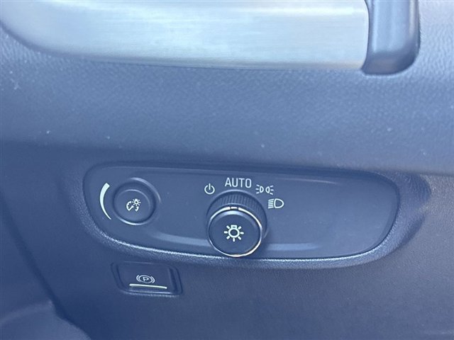 Certified 2023 GMC Terrain SLE w/ Driver Convenience Package image 17