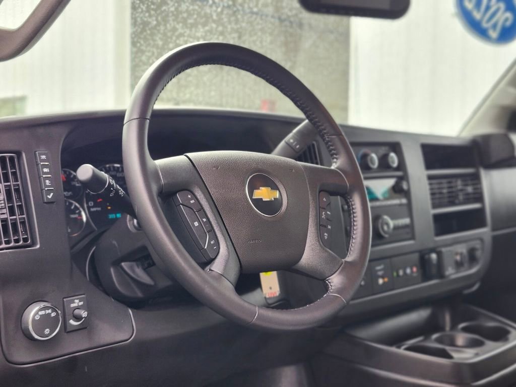 Used 2022 Chevrolet Express 3500 w/ Power Convenience Package RWD image 11