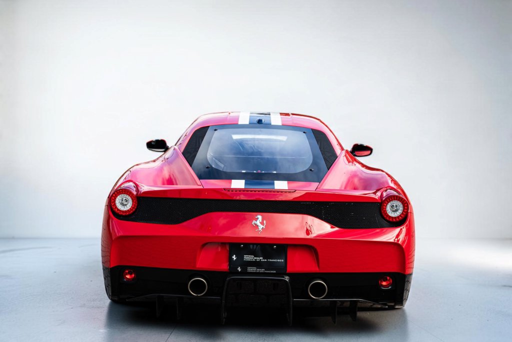 Used 2015 Ferrari 458 Speciale Coupe RWD image 7