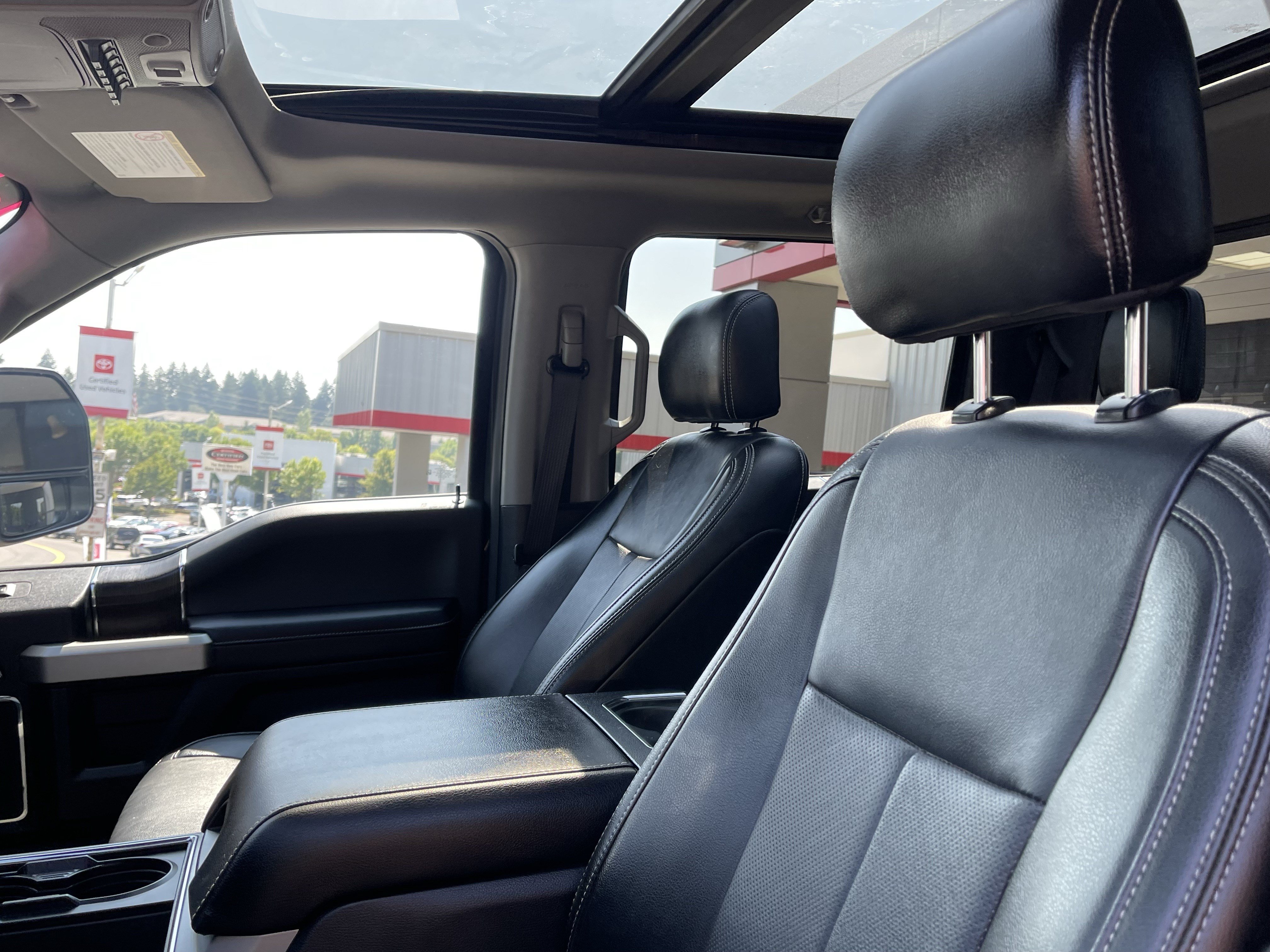 Used 2021 Ford F350 Lariat w/ Lariat Ultimate Package AWD/4WD image 18