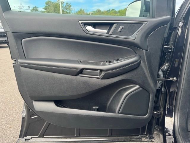 New 2024 Ford Edge SE w/ Black Appearance Package image 14