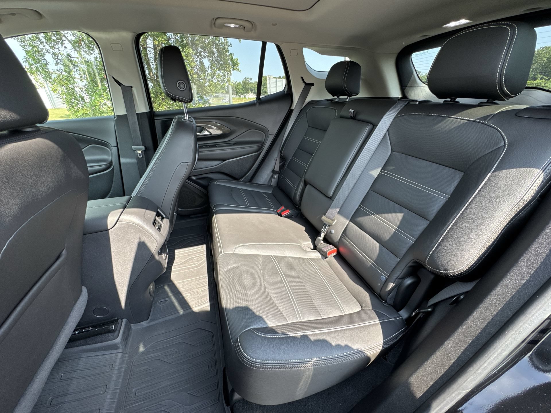 Certified 2023 GMC Terrain Denali w/ Black Diamond Edition AWD/4WD image 23