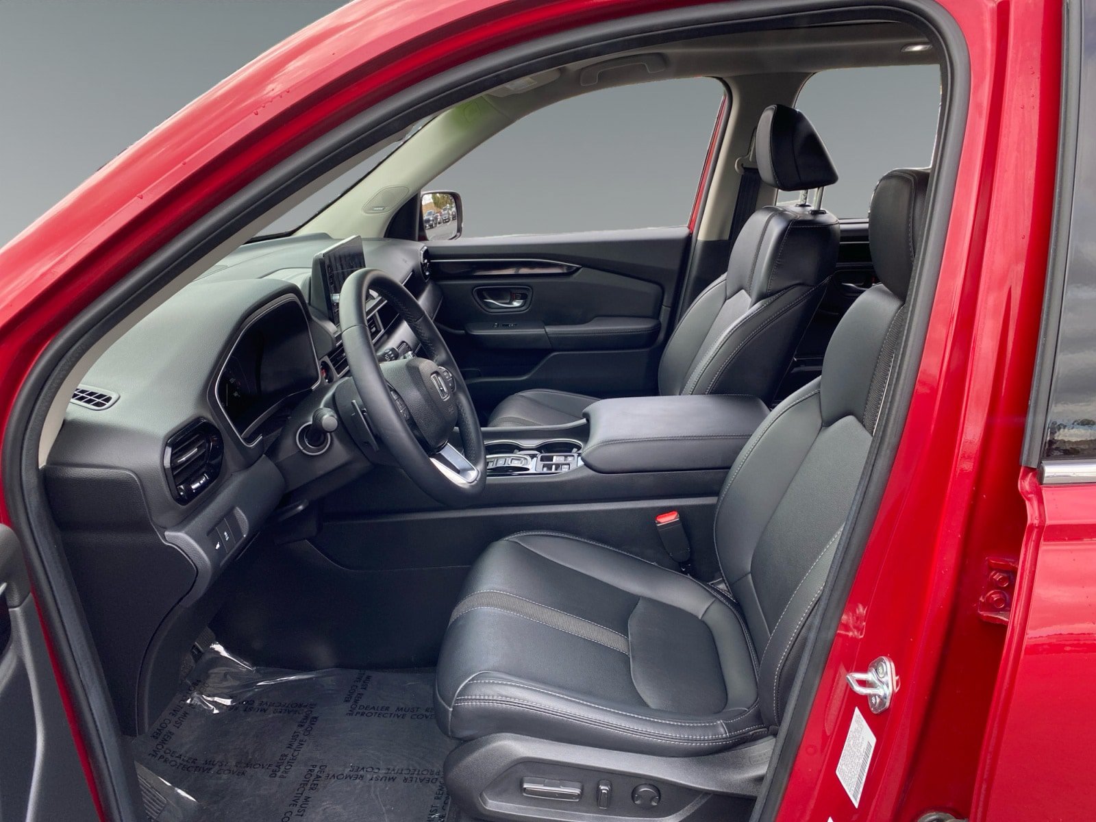 Used 2025 Honda Pilot Touring image 9