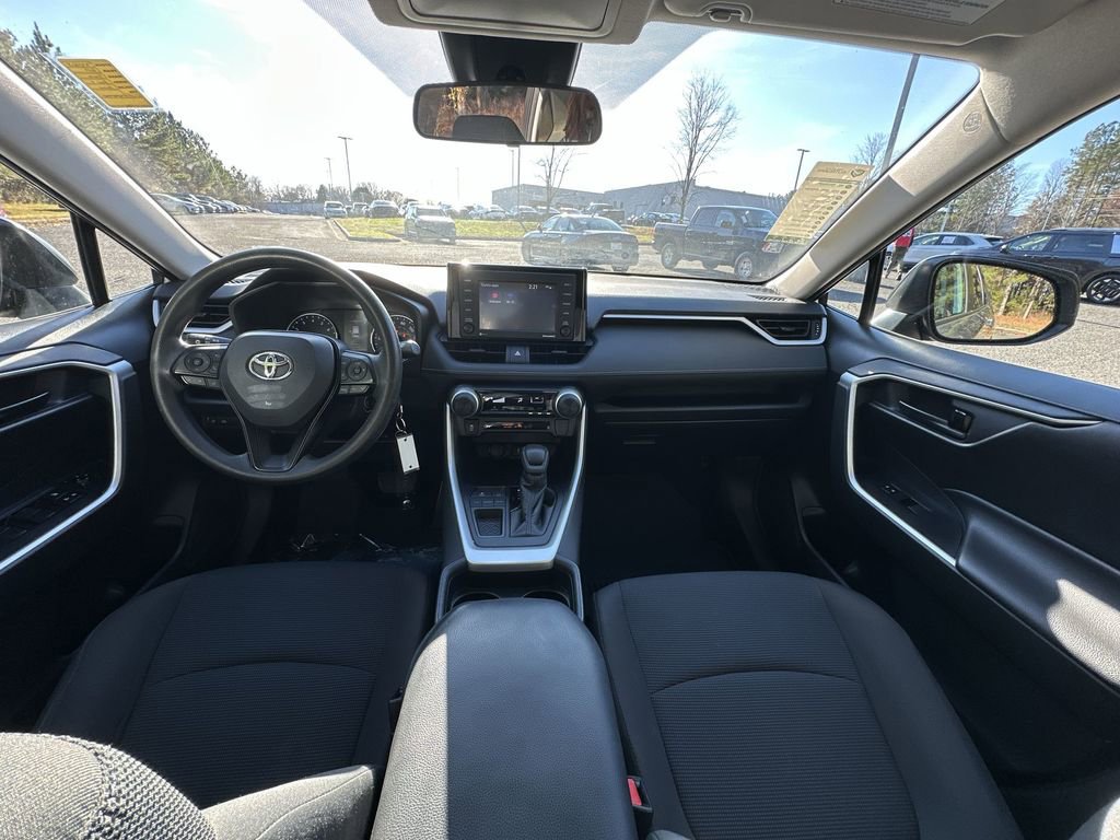 Used 2021 Toyota RAV4 LE image 24