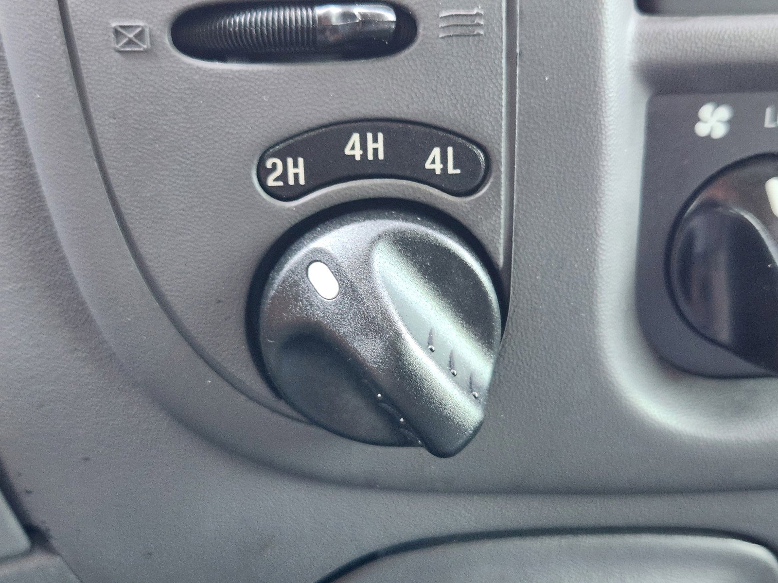 Used 2002 Ford F150 XLT image 14