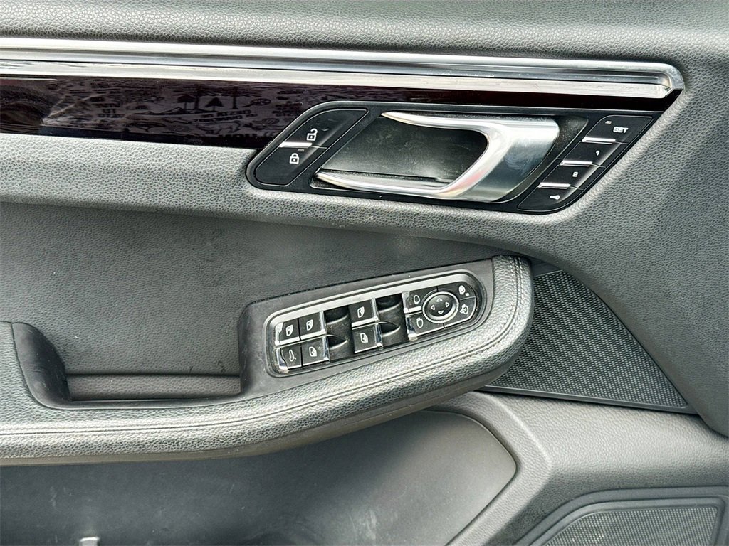 Used 2021 Porsche Macan image 19