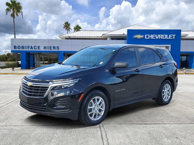 Used 2024 Chevrolet Equinox LS w/ LS Convenience Package image 2