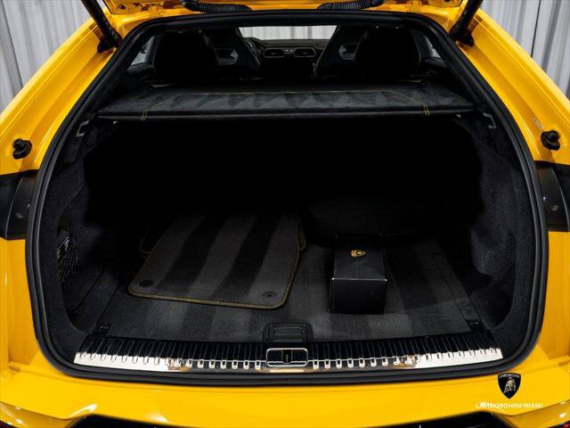 Used 2024 Lamborghini Urus Performante AWD/4WD image 19