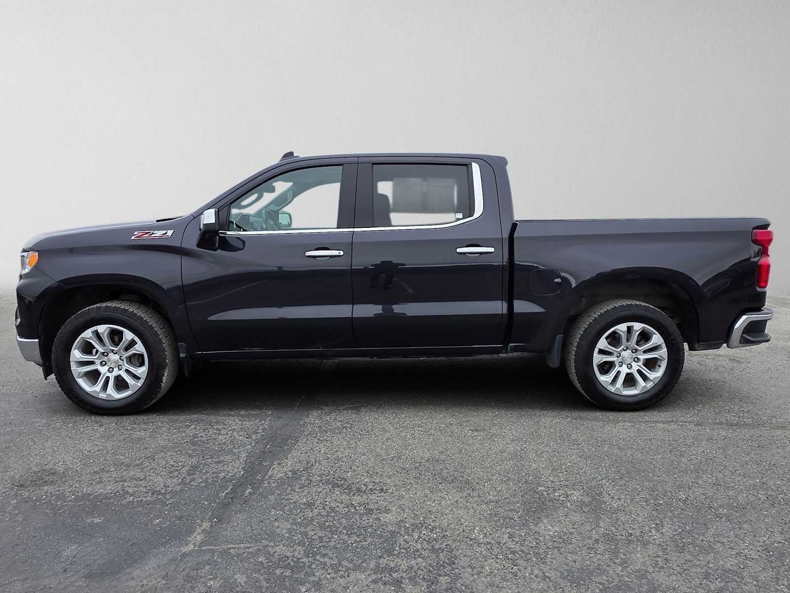 Used 2022 Chevrolet Silverado 1500 LTZ AWD/4WD image 6