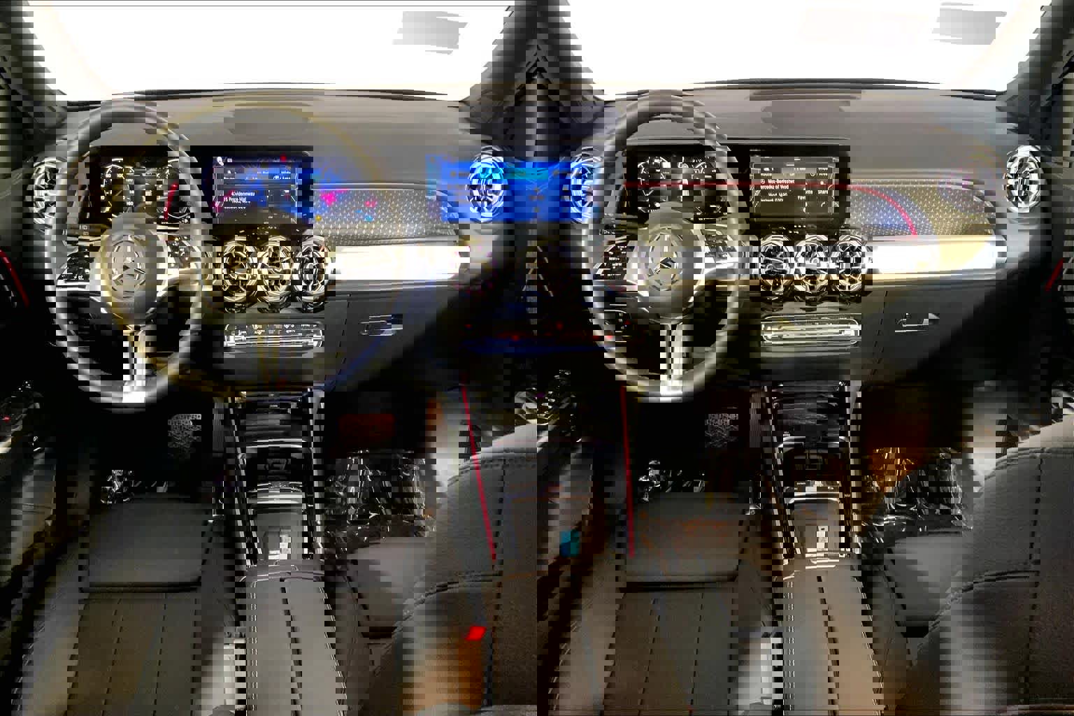 Used 2024 Mercedes-Benz GLB 250 4MATIC image 16