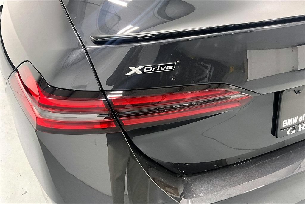 New 2026 BMW 550e xDrive AWD/4WD image 31
