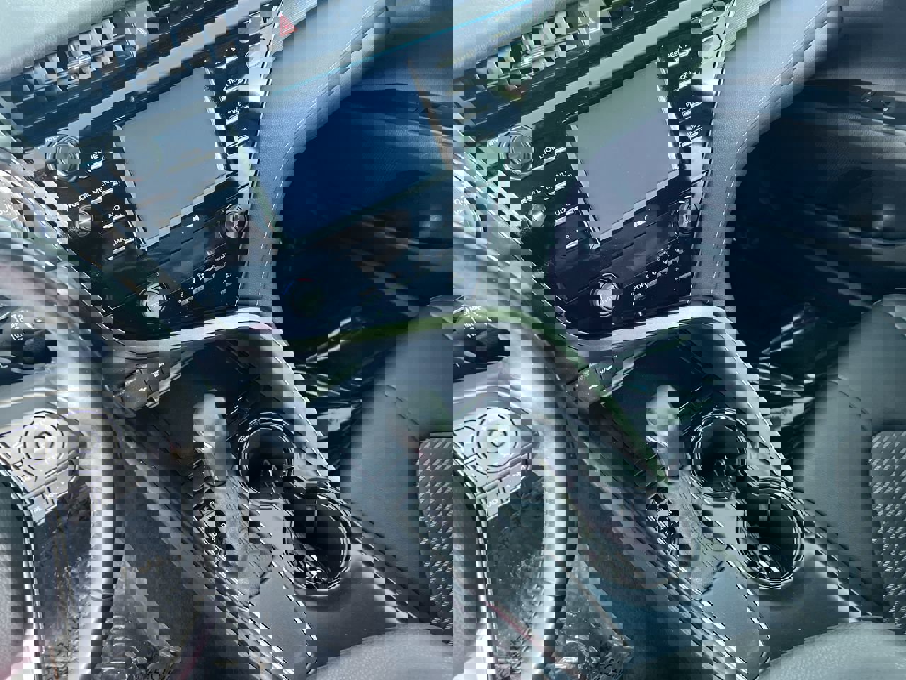 Used 2020 Toyota Camry SE image 23