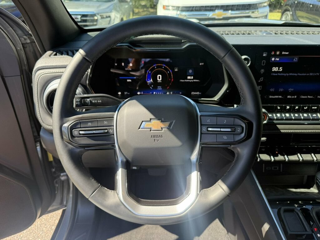 Used 2026 Chevrolet Colorado LT RWD image 5