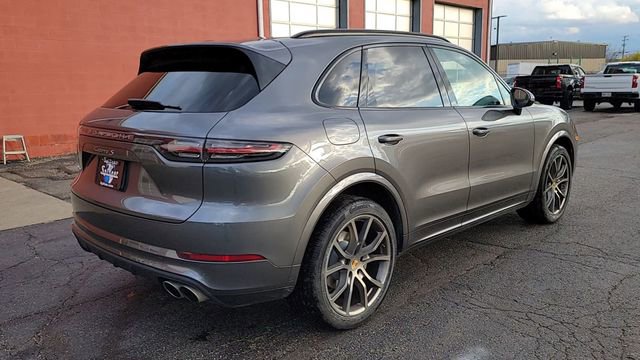 Used 2021 Porsche Cayenne S image 8
