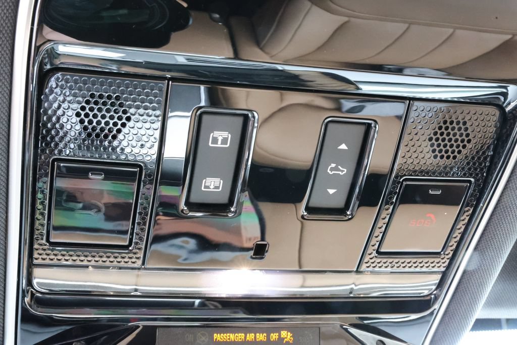 New 2026 Land Rover Range Rover Long Wheelbase SE AWD/4WD image 23